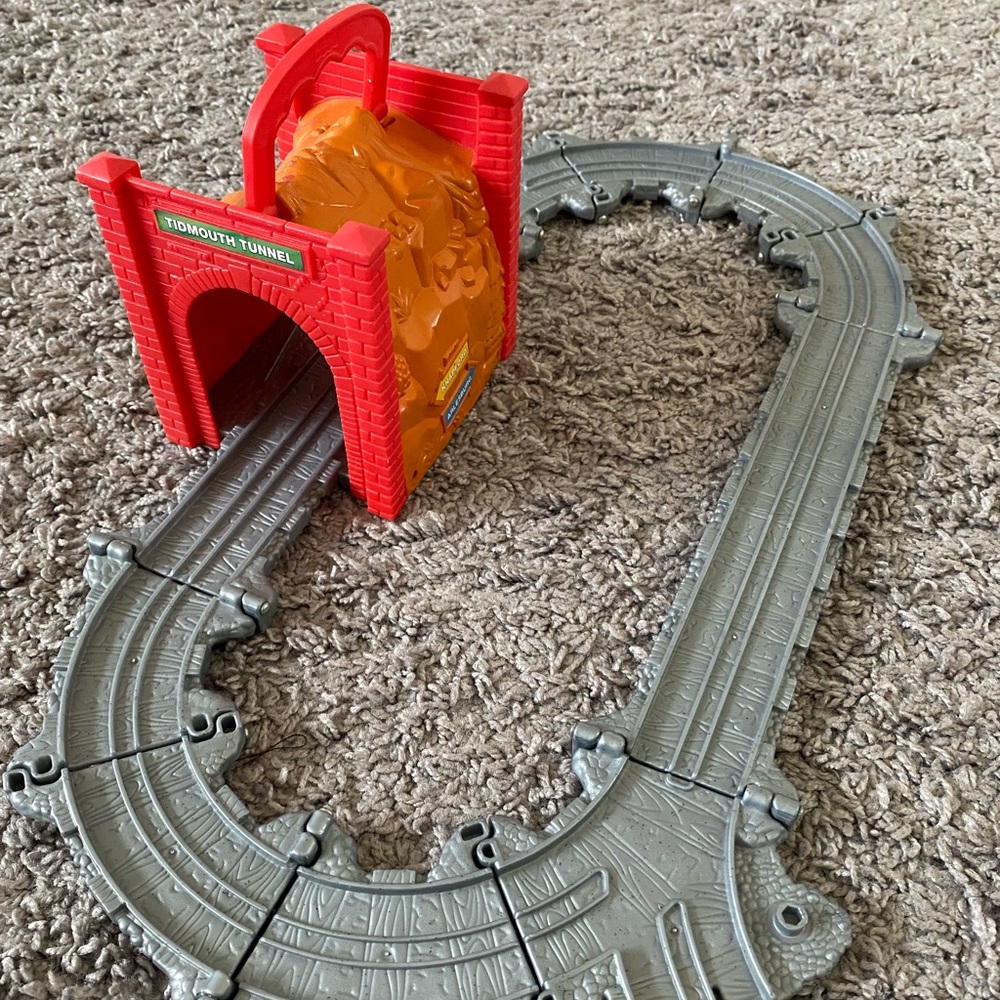 Thomas and friends take-n-play tidmouth tunnel tile track